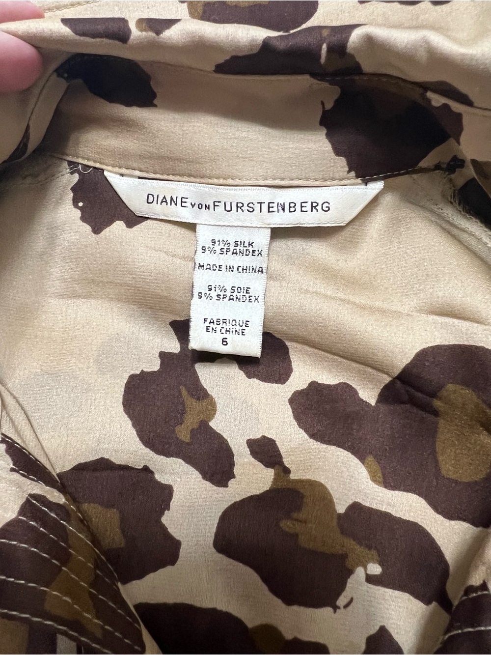Diane Von Furstenberg DVF Silk 6
Medium Button Down Dress With Belt - Picture 2 of 14